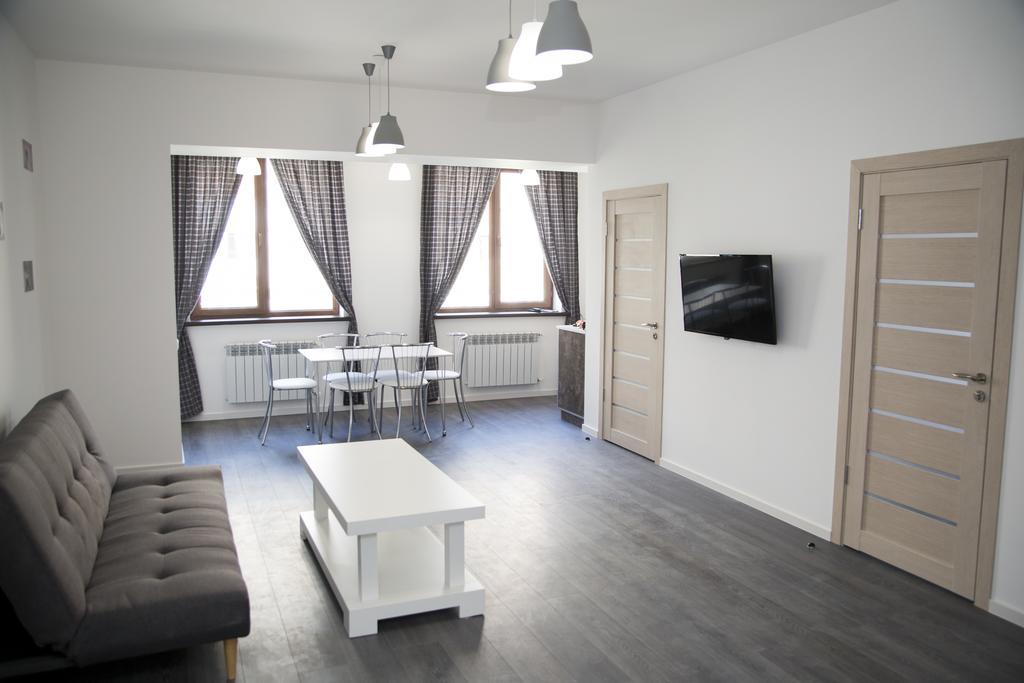 City Centre Apartments By Picnic Yerevan Bagian luar foto