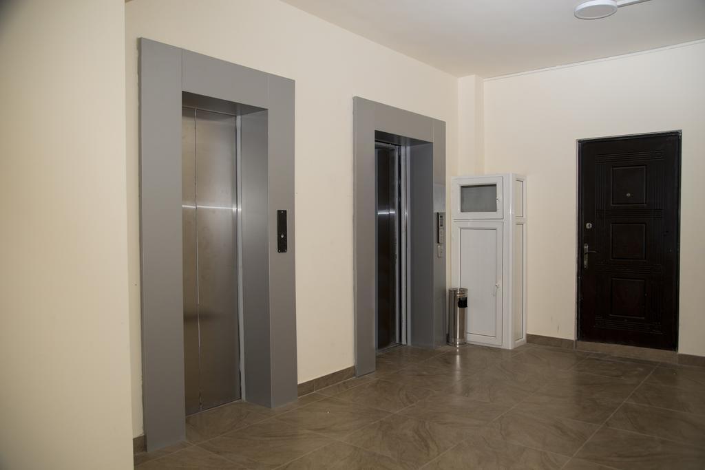 City Centre Apartments By Picnic Yerevan Bagian luar foto