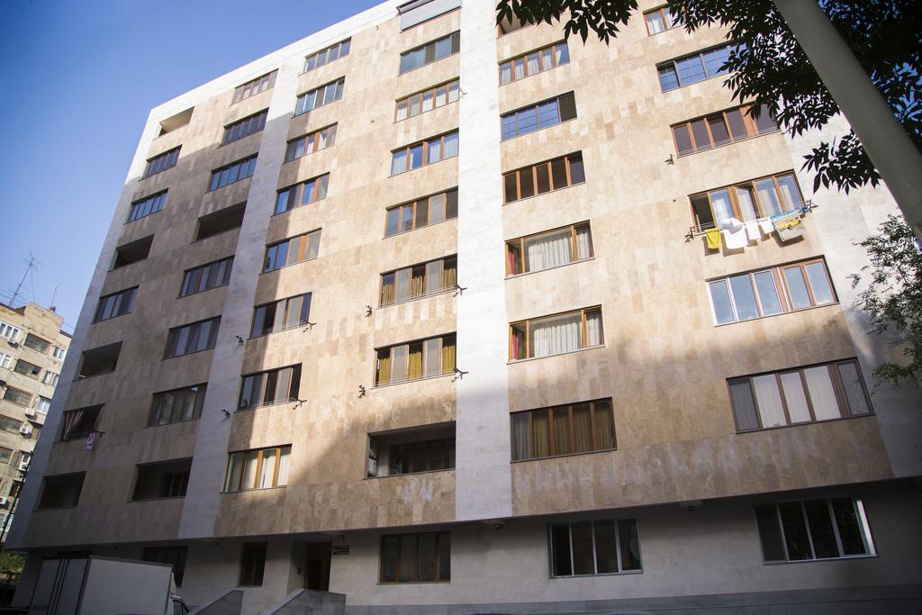 City Centre Apartments By Picnic Yerevan Bagian luar foto