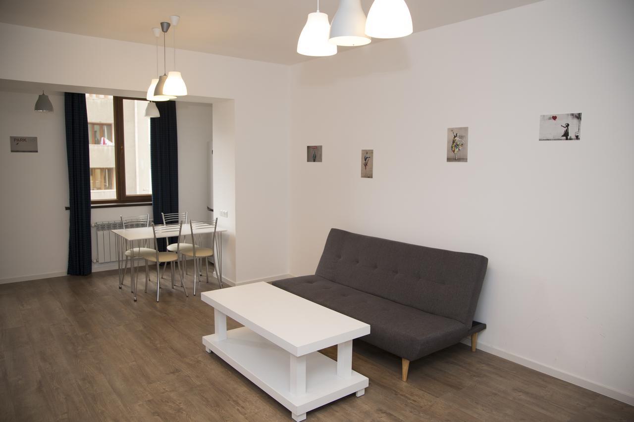 City Centre Apartments By Picnic Yerevan Bagian luar foto